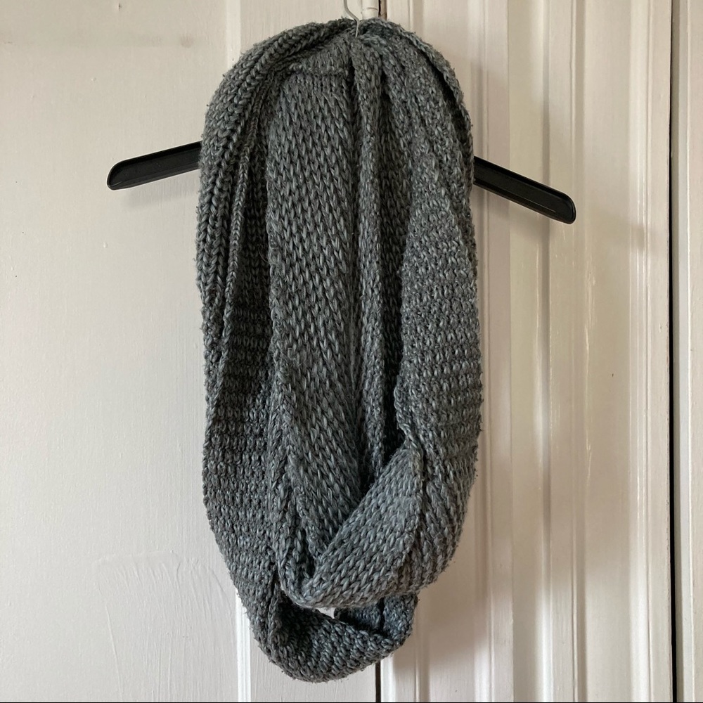 Vera Wang Woven Infinity Scarf - Gray